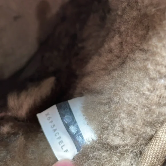 Ugg Classic Mini Boot - Picture 6 of 7